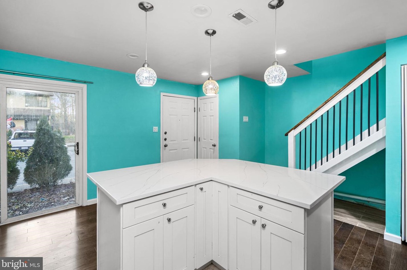 2233 White Cornus Ln, Herndon, VA 20191