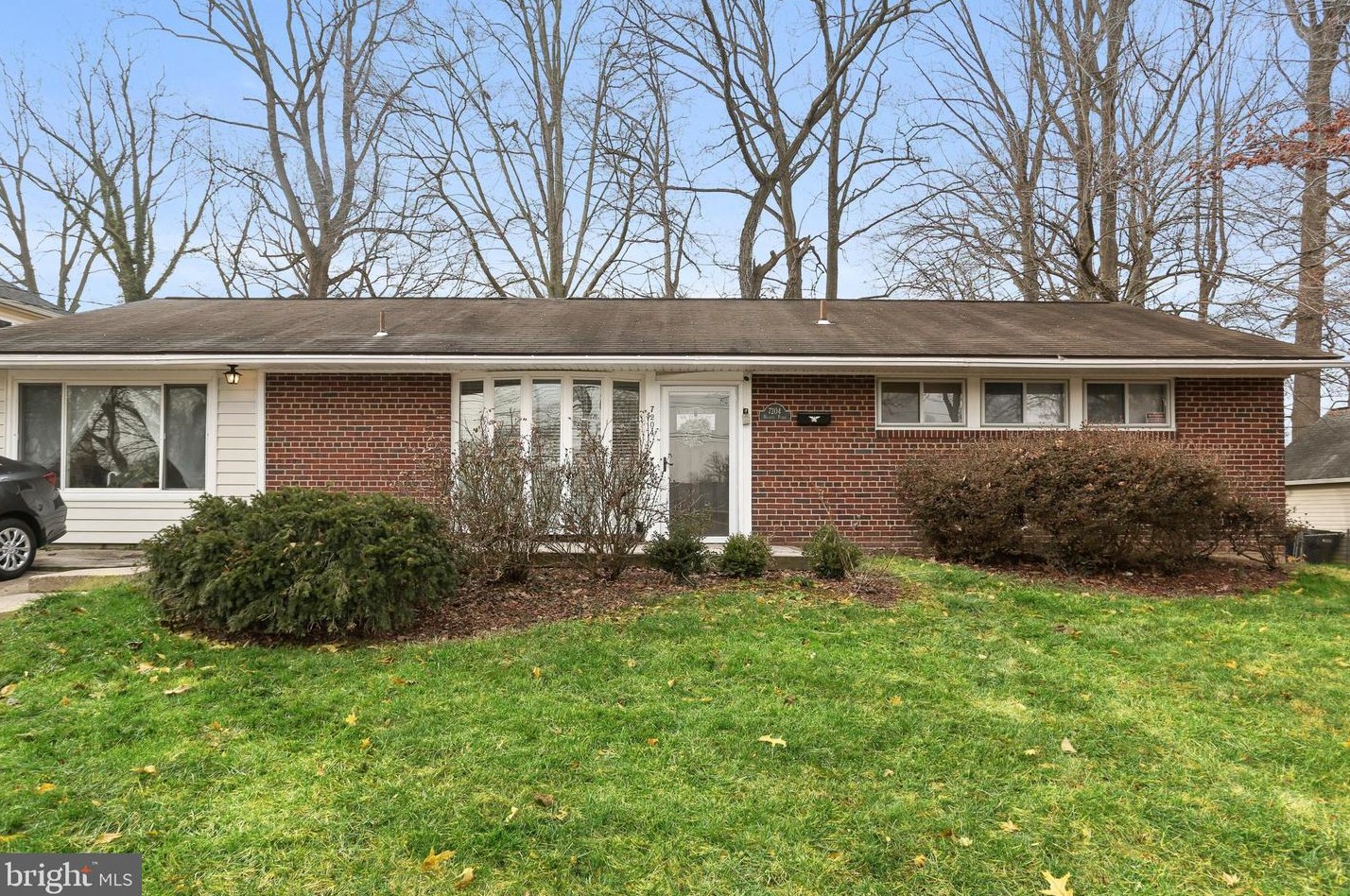 7204 Halifax Pl, Springfield, VA 22150