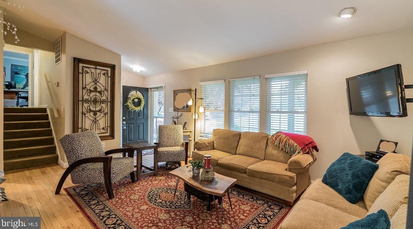 4711 Marymead Dr, Fairfax, VA 22030