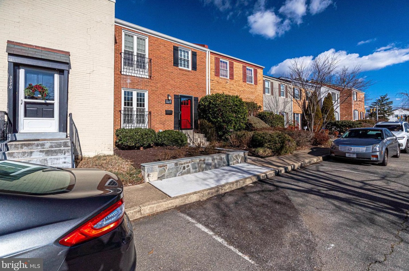 3318 Ardley Ct, Falls Church, VA 22041