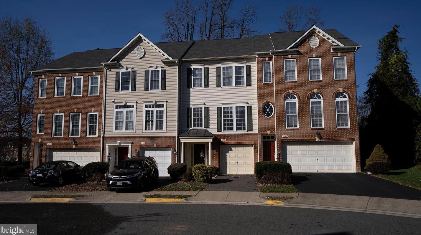 12771 Heron Ridge Dr, Fairfax, VA 22030