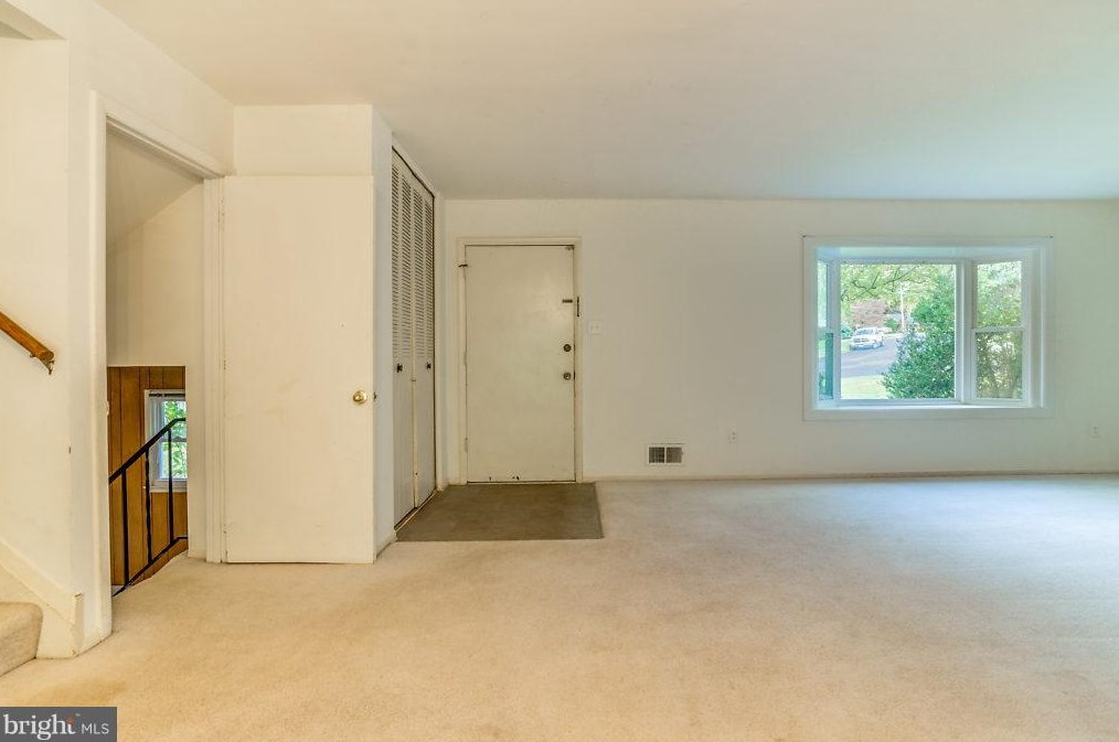 4637 Valerie Ct, Annandale, VA 22003