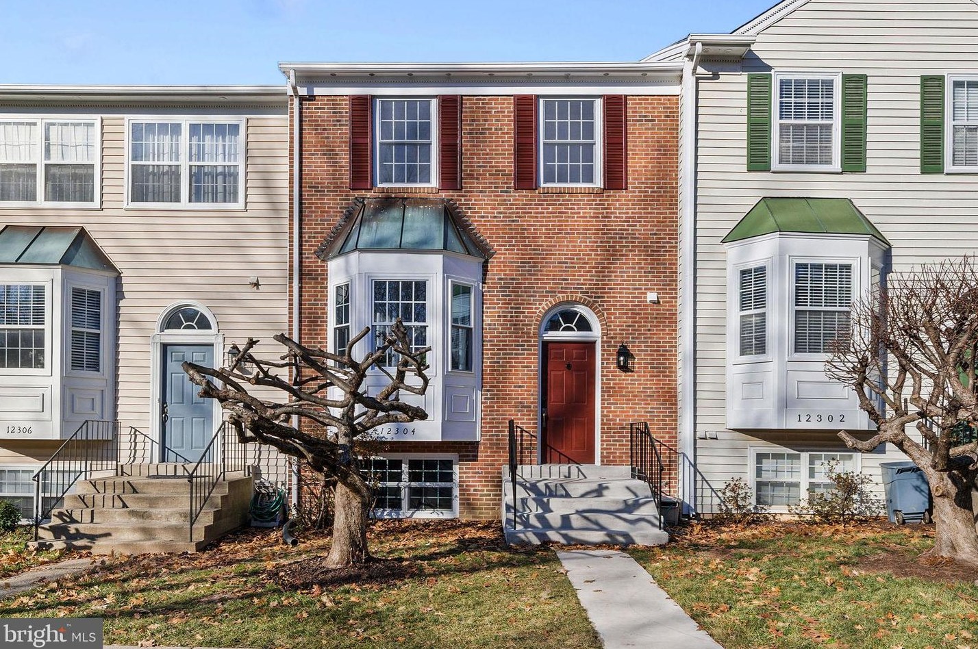 12304 Field Lark Ln, Fairfax, VA 22033