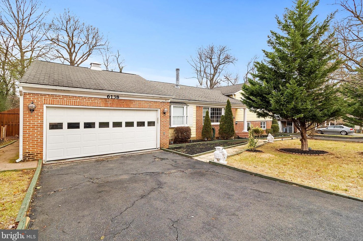 6138 Beachway Dr, Falls Church, VA 22041