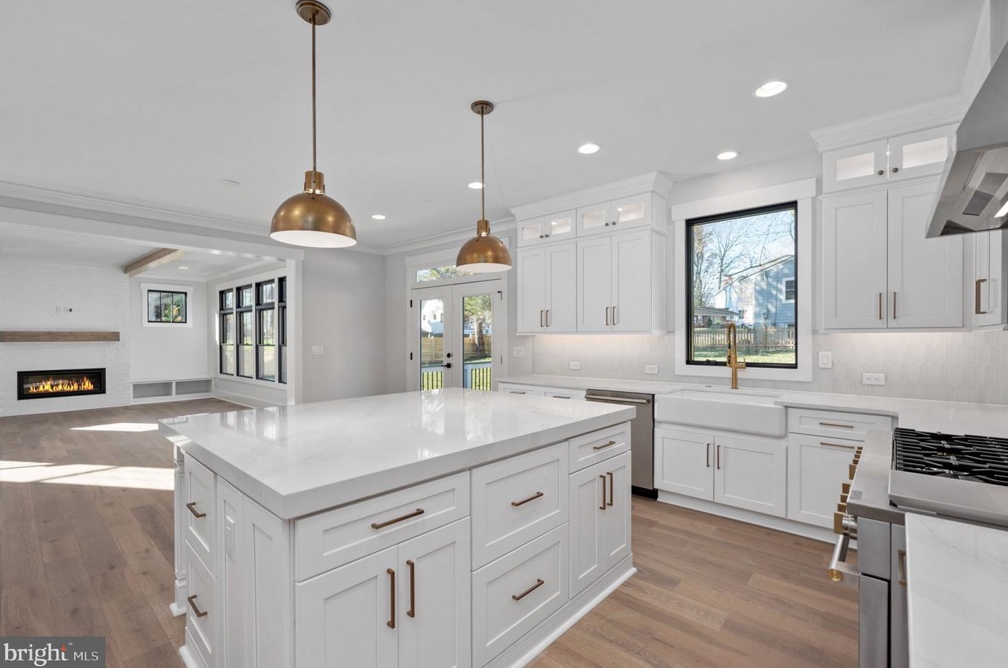 100 James Dr, Vienna VA  22180-6710 exterior