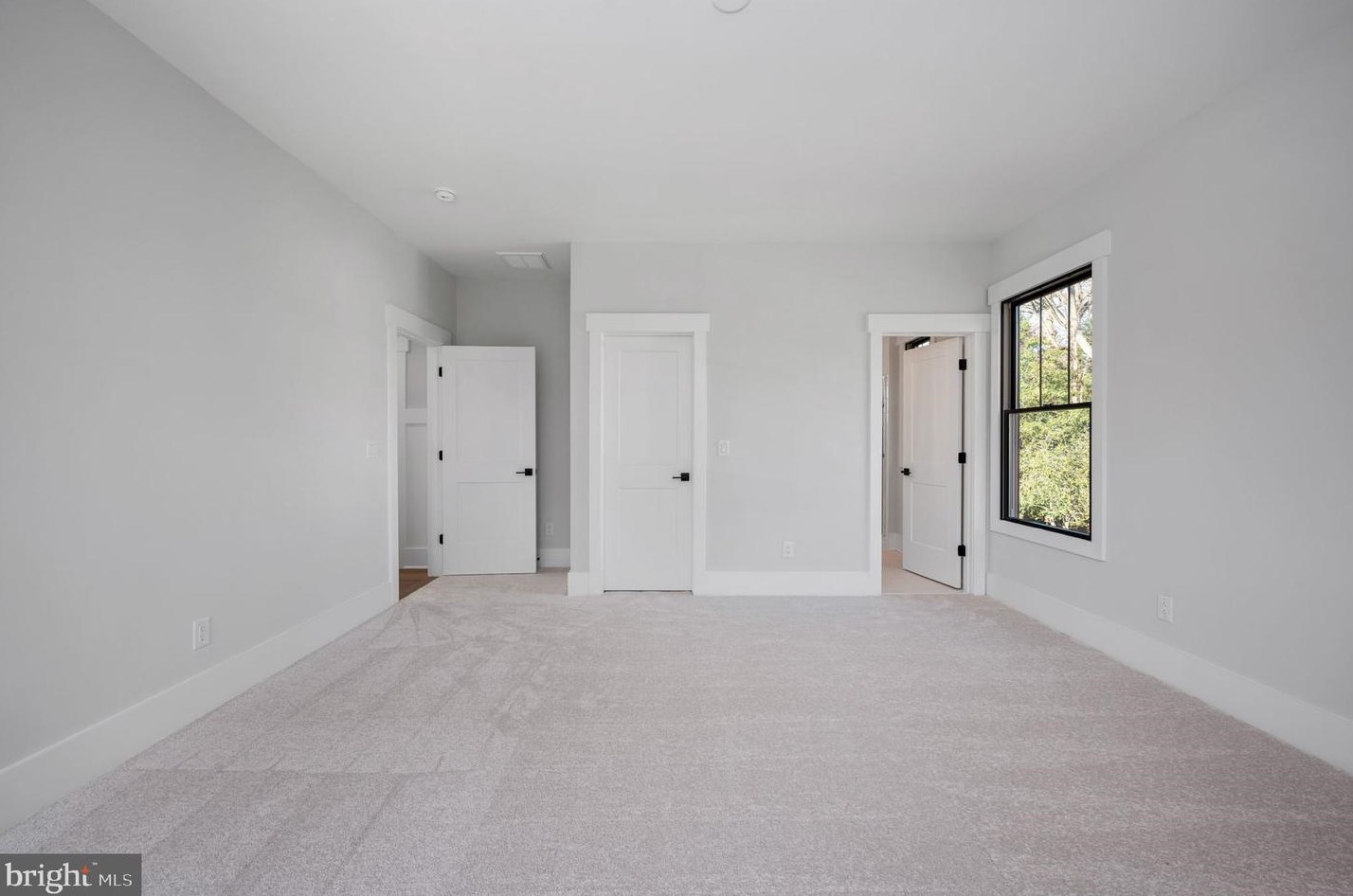 100 James Dr, Vienna VA  22180-6710 exterior