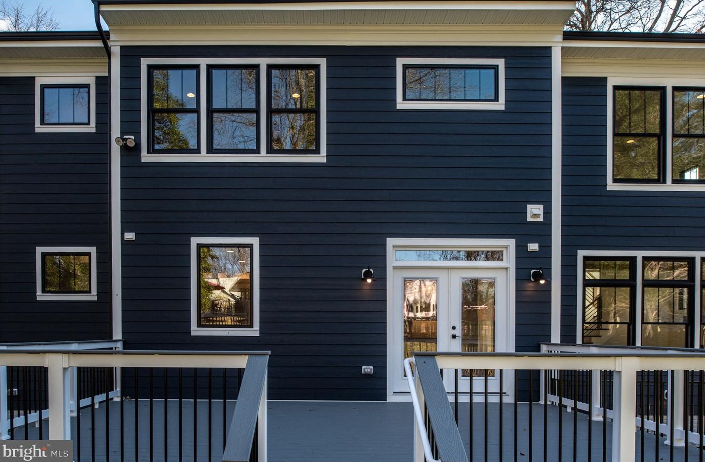 100 James Dr, Vienna VA  22180-6710 exterior