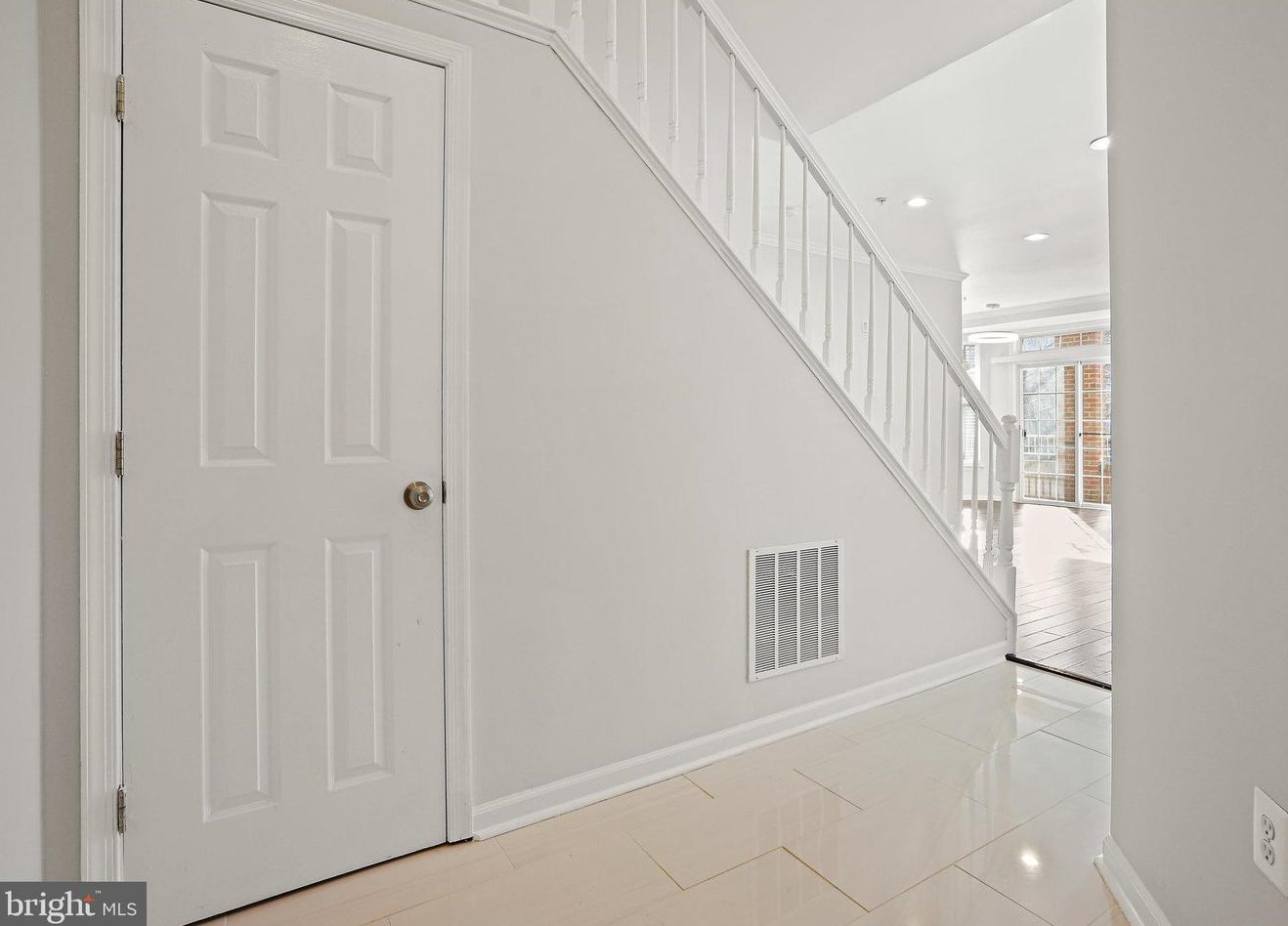2720 Bellforest Ct, Vienna, VA 22180-7348