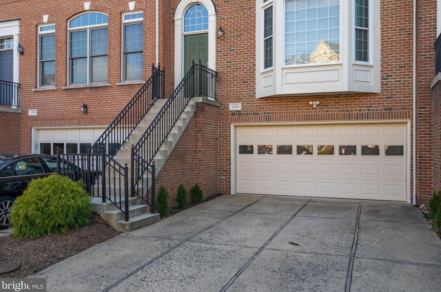 4576 Fair Valley Dr, Fairfax, VA 22033