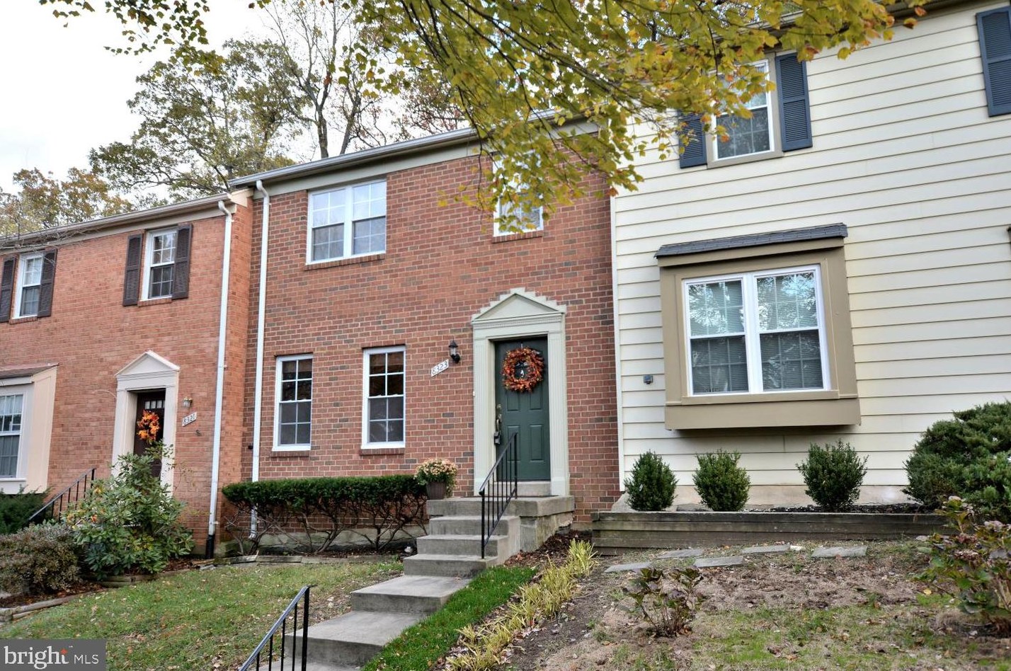 8323 Stationhouse Ct, Lorton, VA 22079