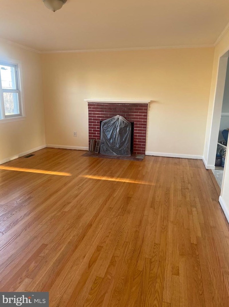 1249 Sterling Rd, Herndon, VA 20170