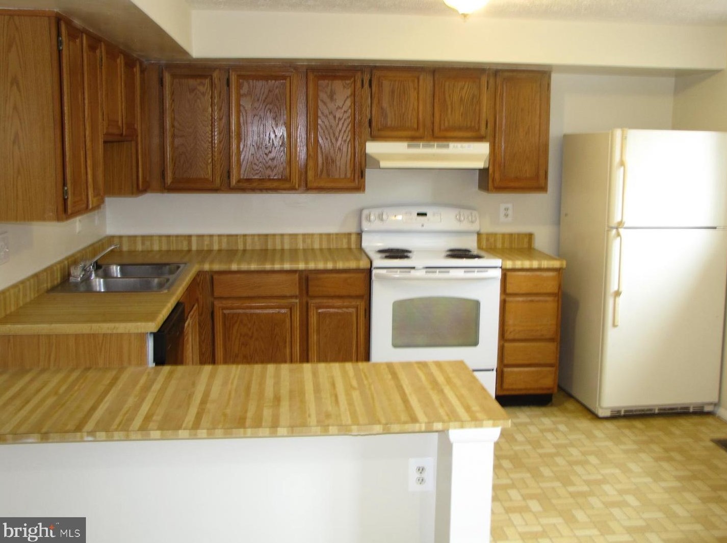 5844 Rock Forest Ct, Centreville, VA 20121