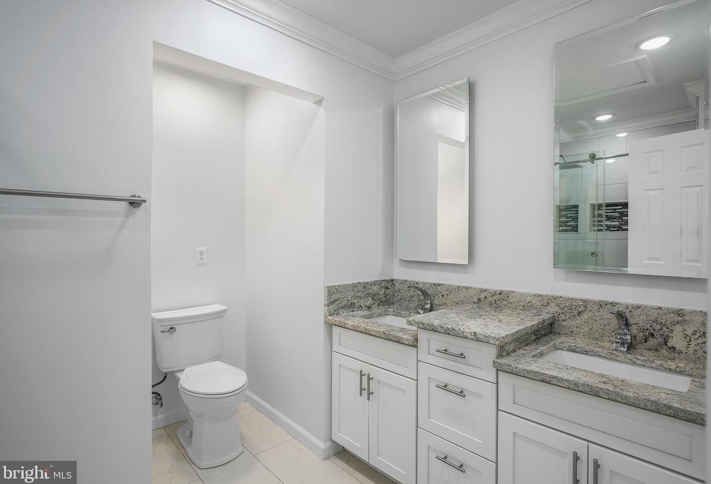 6332 Shirey Ln, Centreville VA  20121-4491 exterior