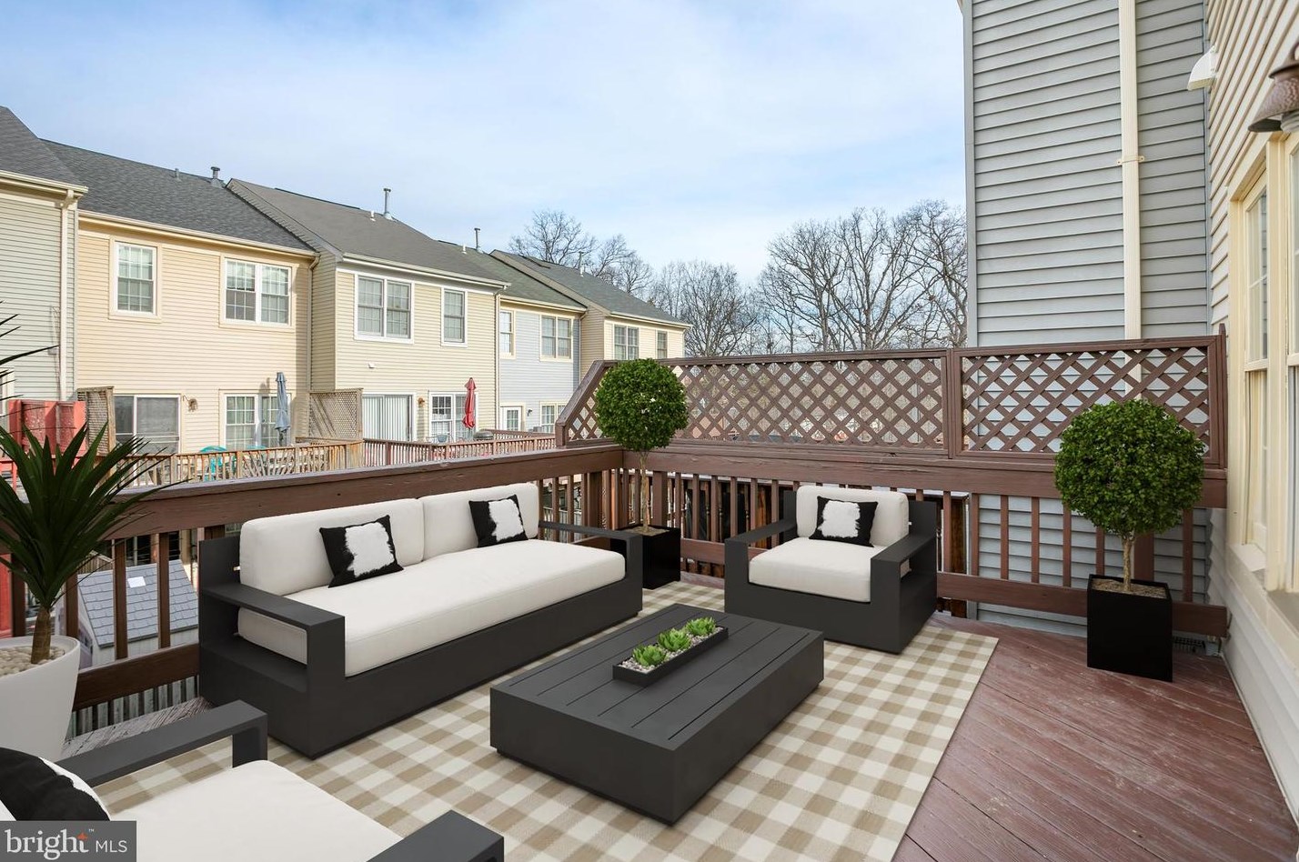 6332 Shirey Ln, Centreville VA  20121-4491 exterior