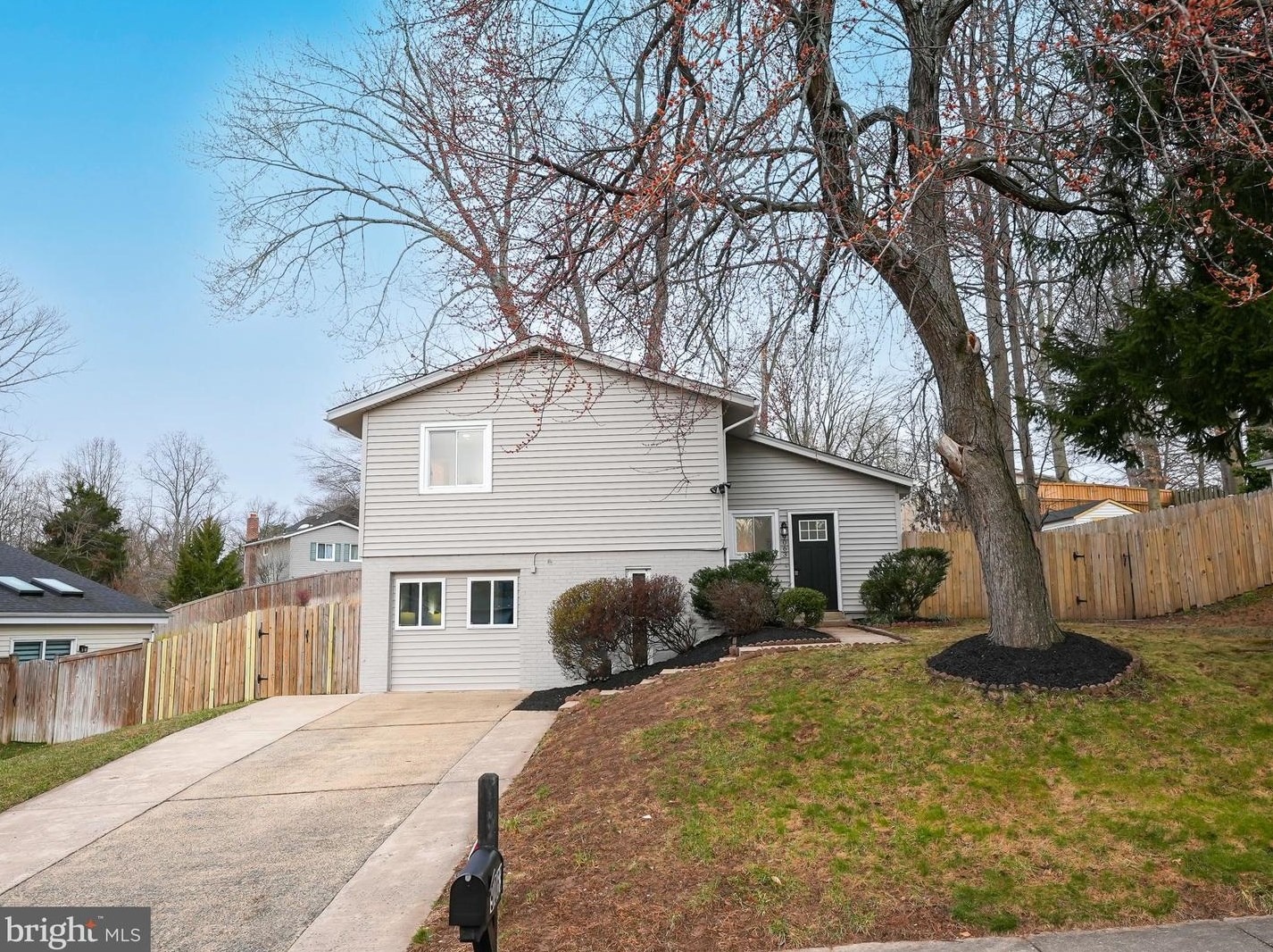 9063 Andromeda Dr, Springfield, VA 22015