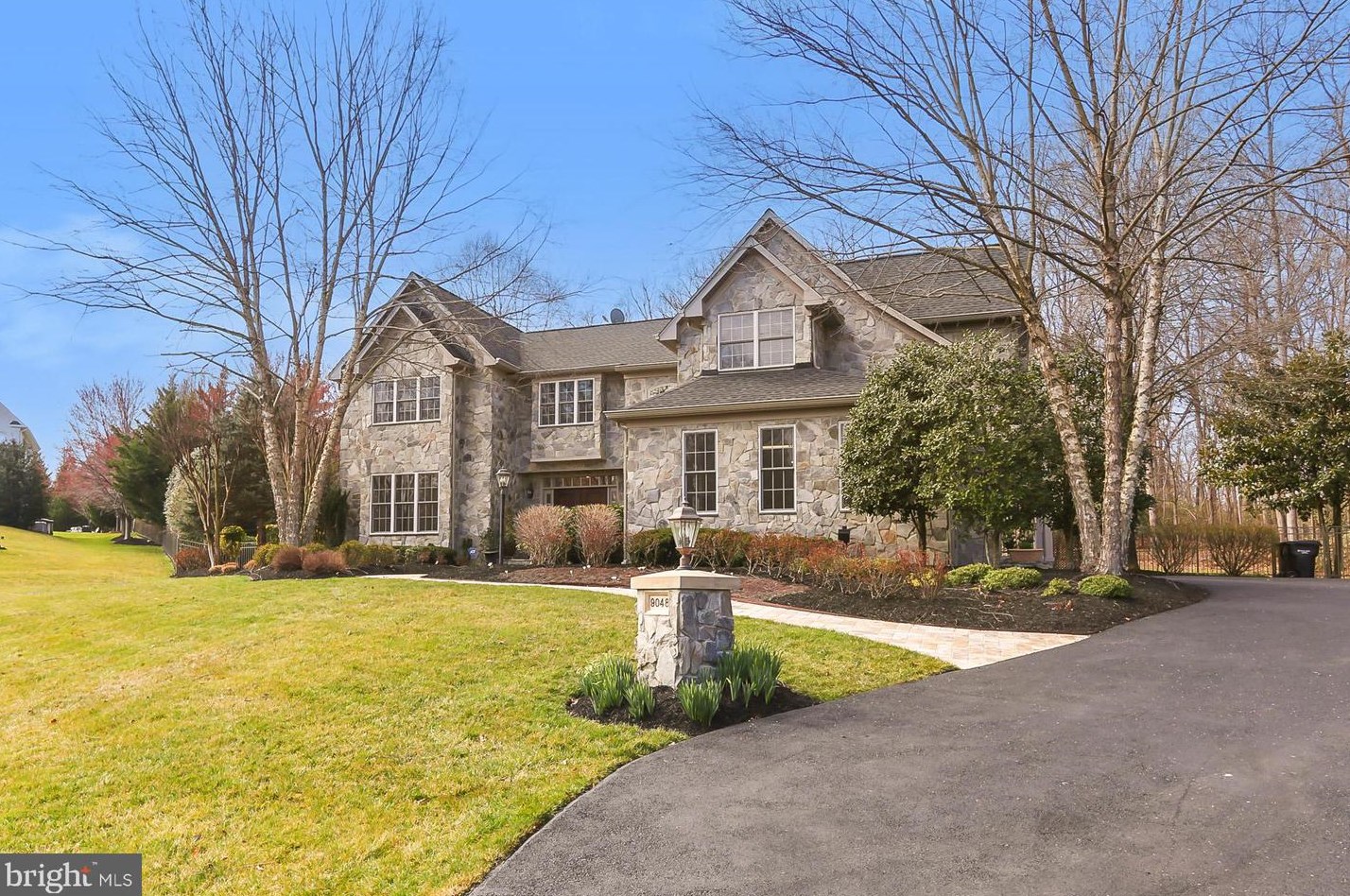 9048 John Sutherland Ln, Lorton, VA 22079
