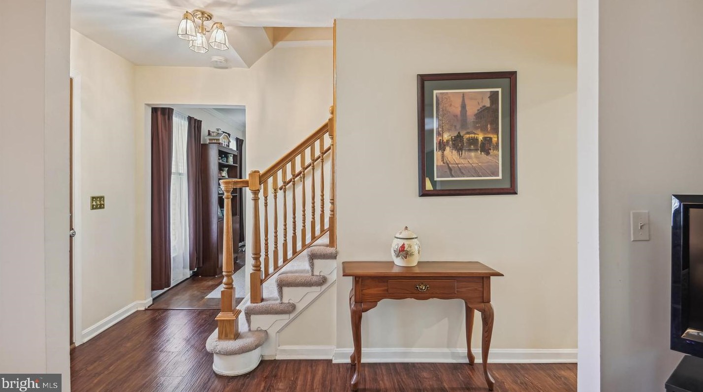4036 Trapp Rd, Fairfax, VA 22032-1137