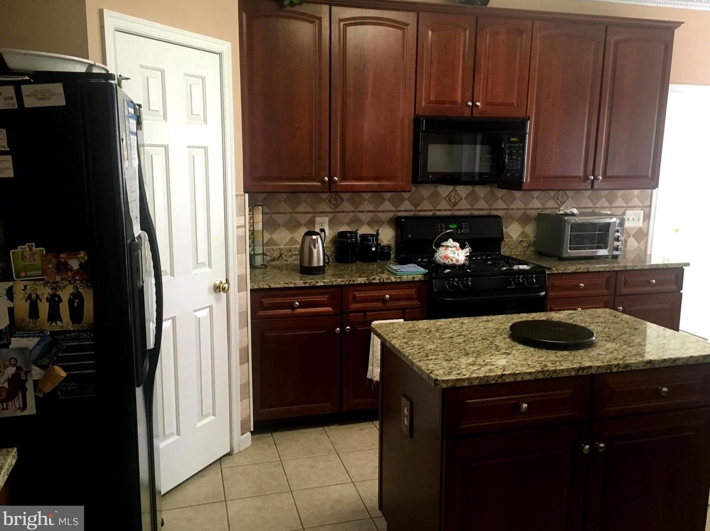 4180 Mccloskey Ct, Fairfax, VA 20151
