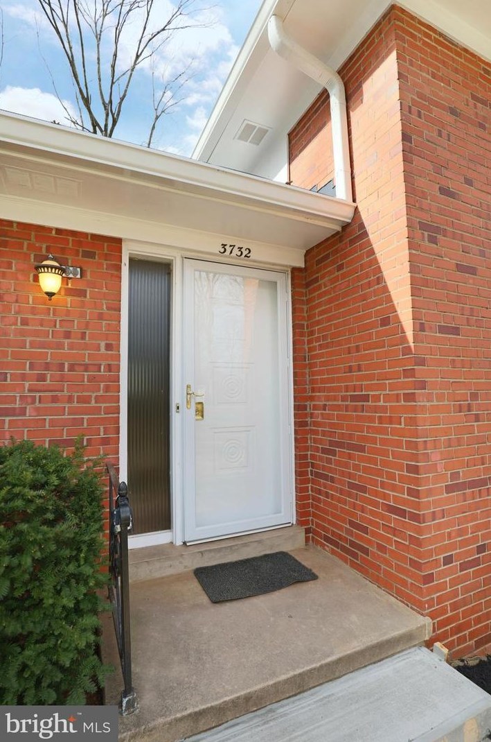 3732 Morningside Dr, Fairfax, VA 22031-3318