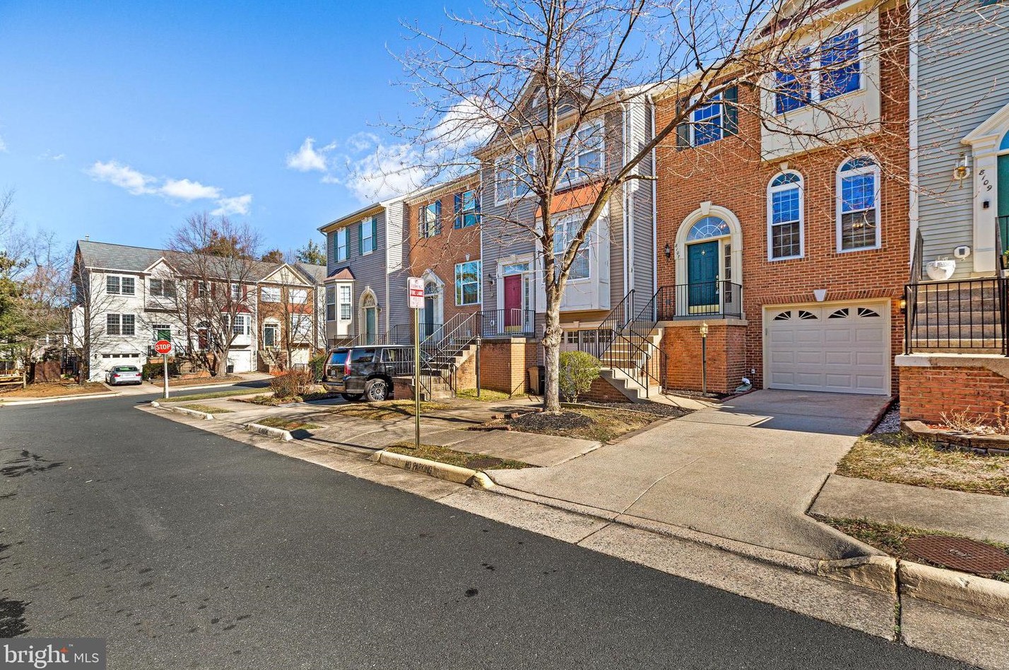 8107 Old Pohick Ct #7900, Lorton, VA 22079