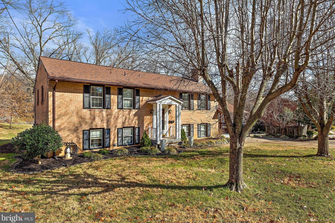 4324 Willow Woods Dr, Annandale, VA 22003