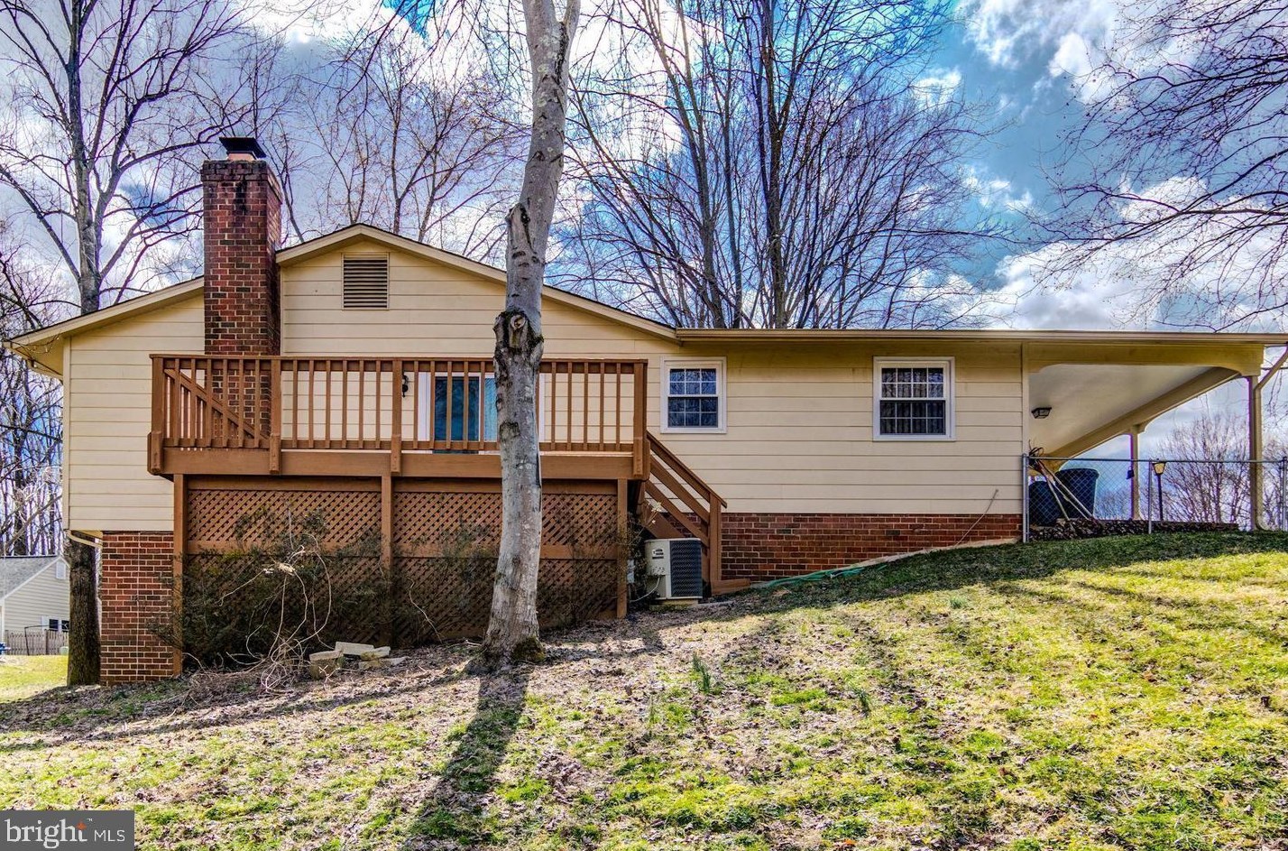 10150 Bessmer Ln, Fairfax, VA 22032