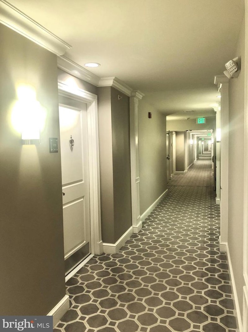2655 Prosperity Ave #422, Fairfax, VA 22031