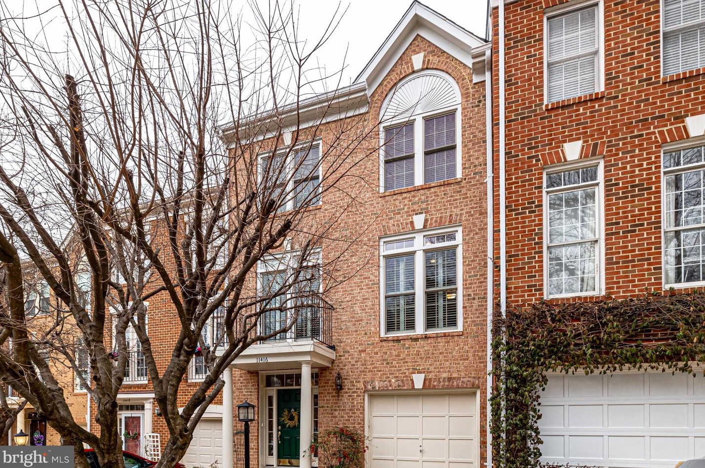 11416 Summer House Ct, Herndon, VA 20194