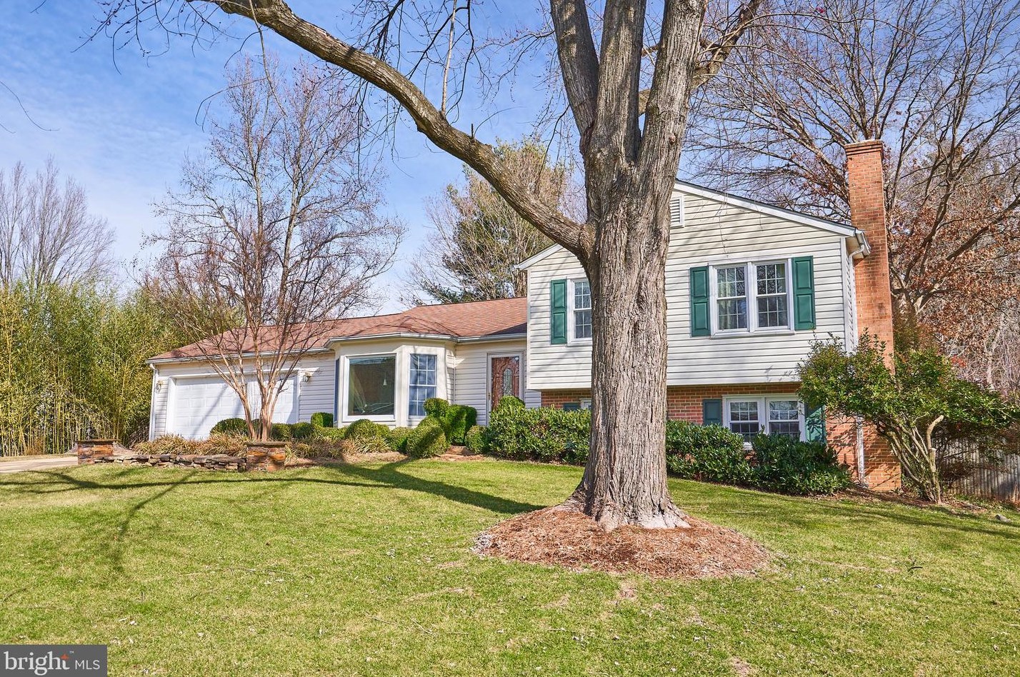 1915 Contralto Ct, Vienna, VA 22182