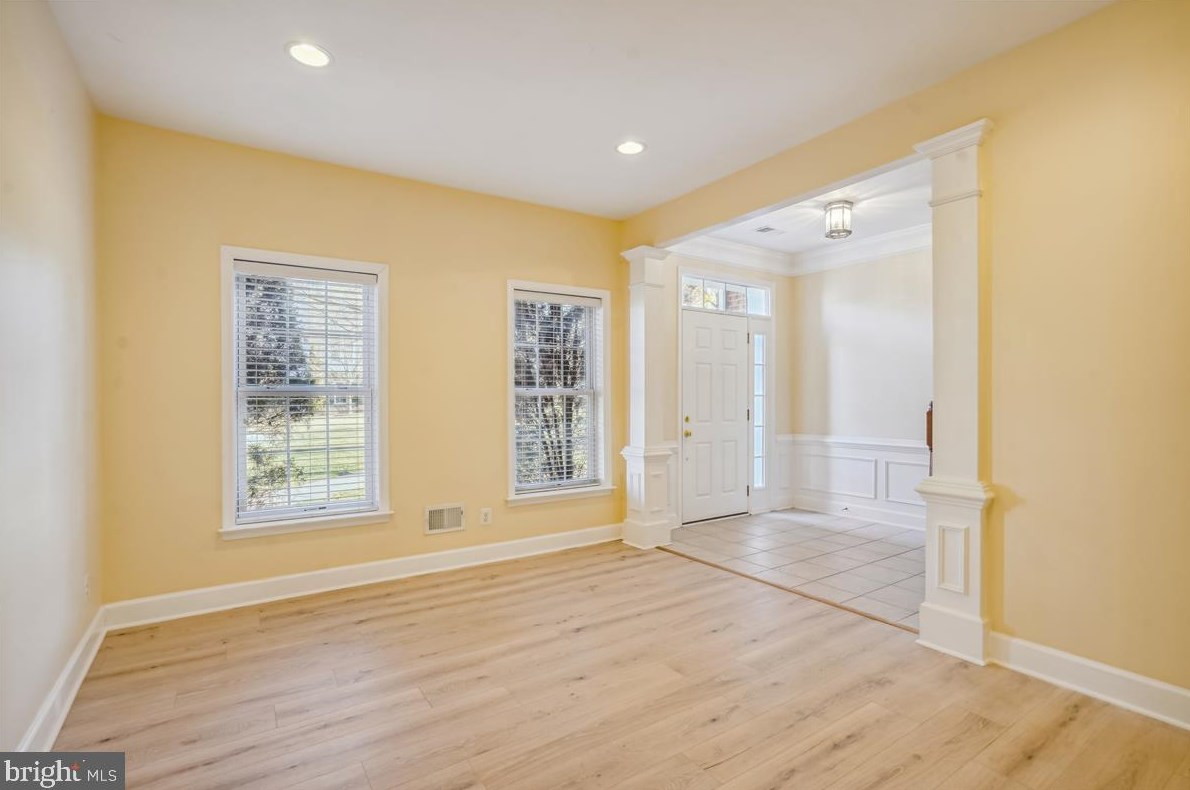 2481 Walnut Rocker Ln, Herndon, VA 20171