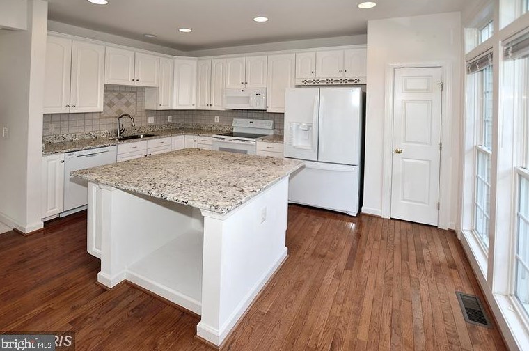 9062 Tanyard Ln, Lorton, VA 22079