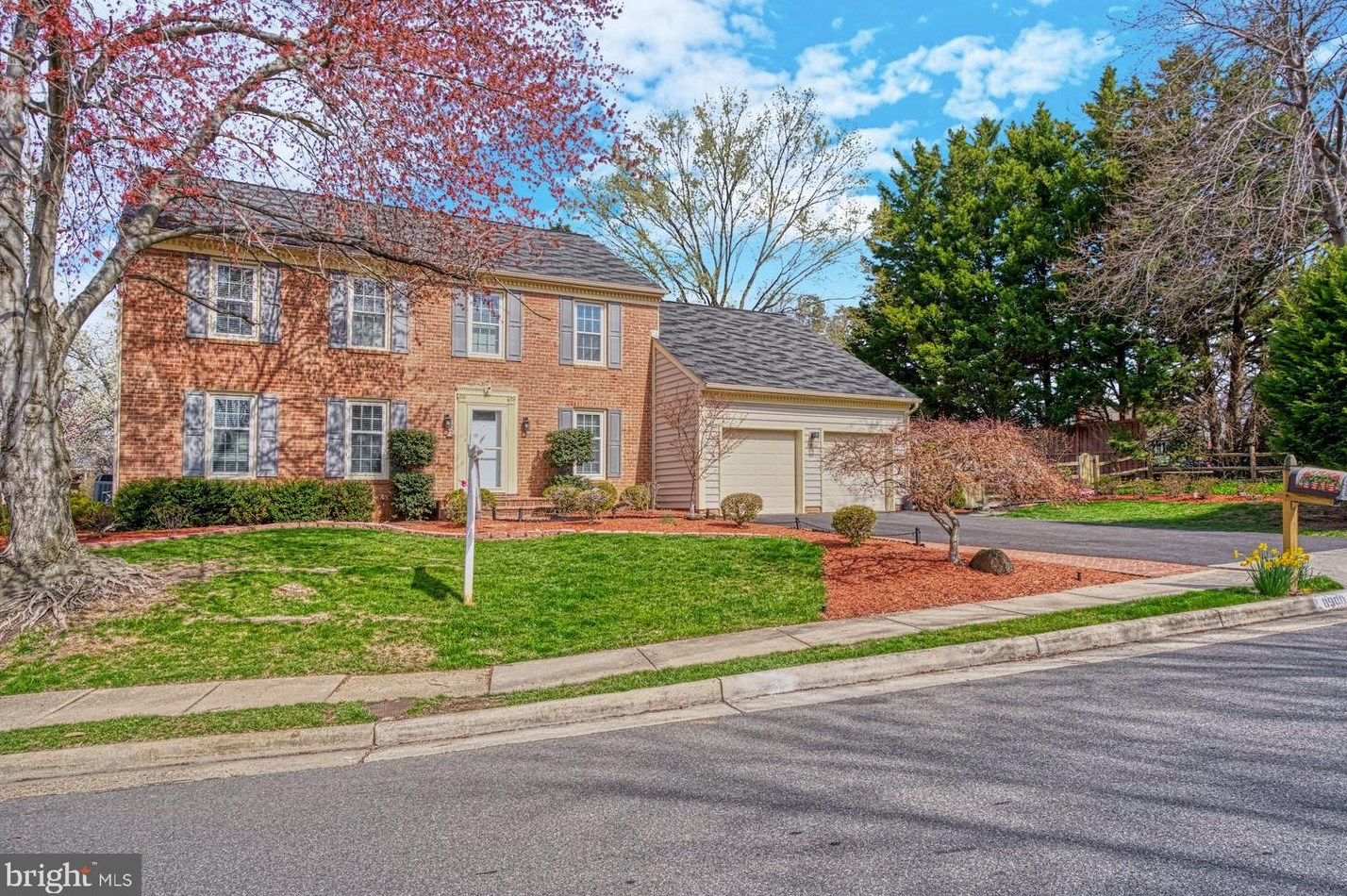 8900 Kenilworth Dr, Springfield, VA 22015