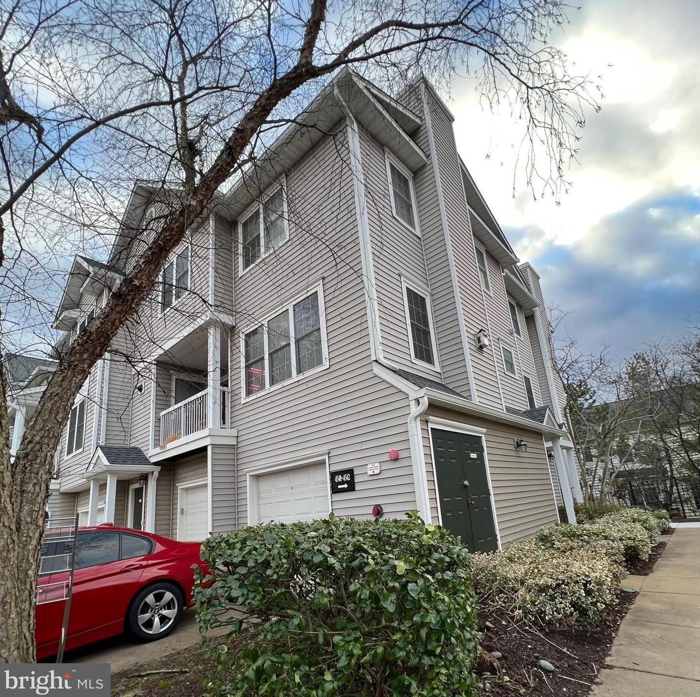 4542 Superior Sq, Fairfax, VA 22033