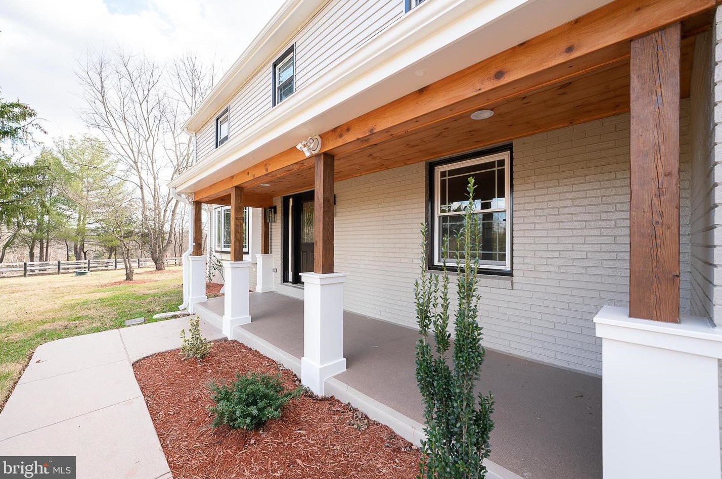 14303 Compton Rd, Centreville VA  20121-2712 exterior
