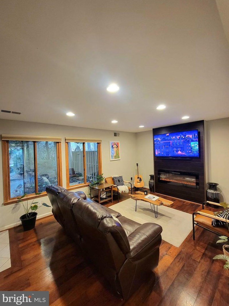 3119 Babashaw Ct, Fairfax, VA 22031