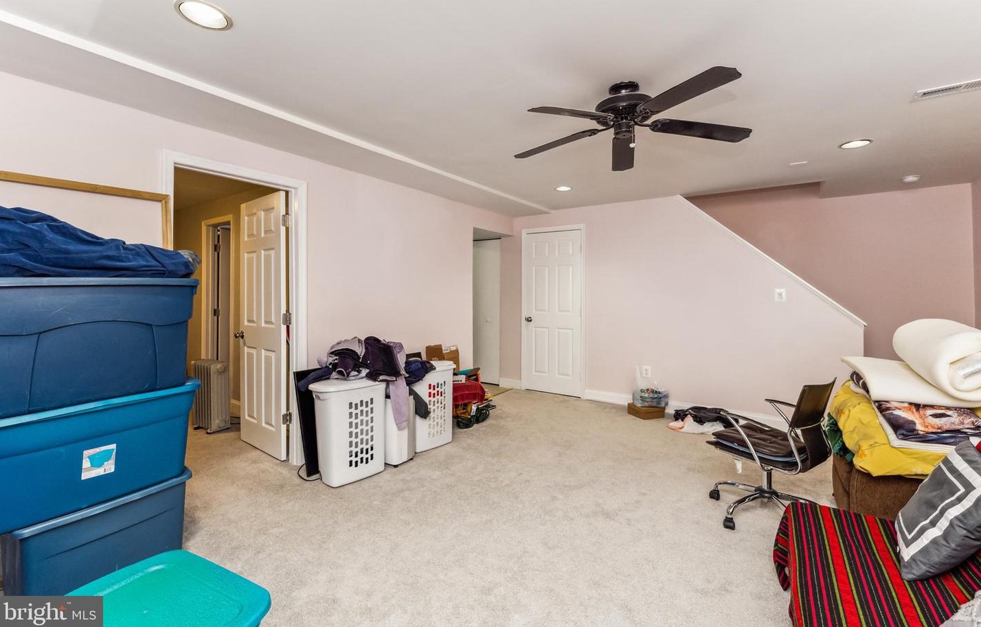 14818 Lynhodge Ct, Centreville VA  20120-1861 exterior