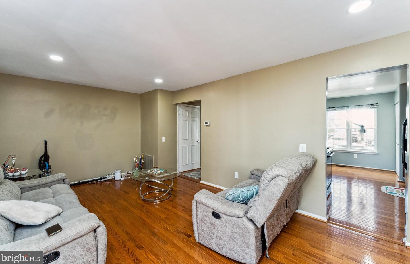 14818 Lynhodge Ct, Centreville VA  20120-1861 exterior