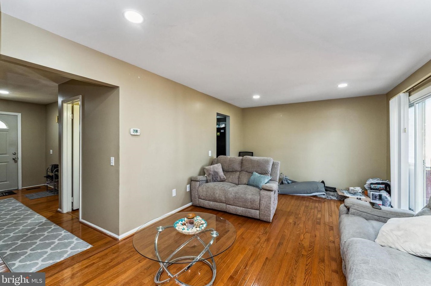 14818 Lynhodge Ct, Centreville VA  20120-1861 exterior