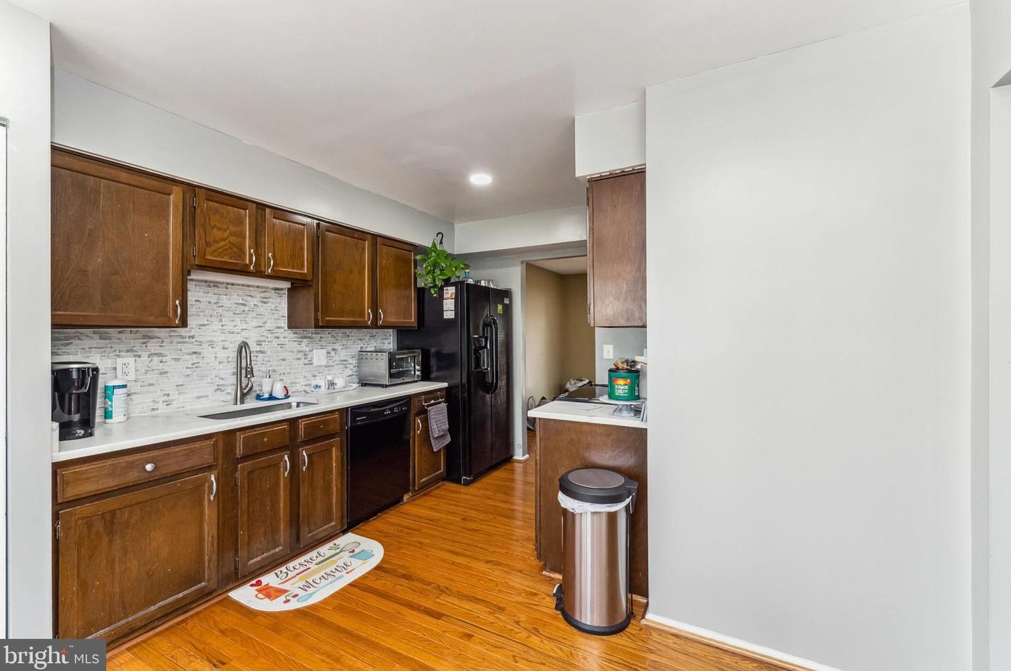 14818 Lynhodge Ct, Centreville VA  20120-1861 exterior