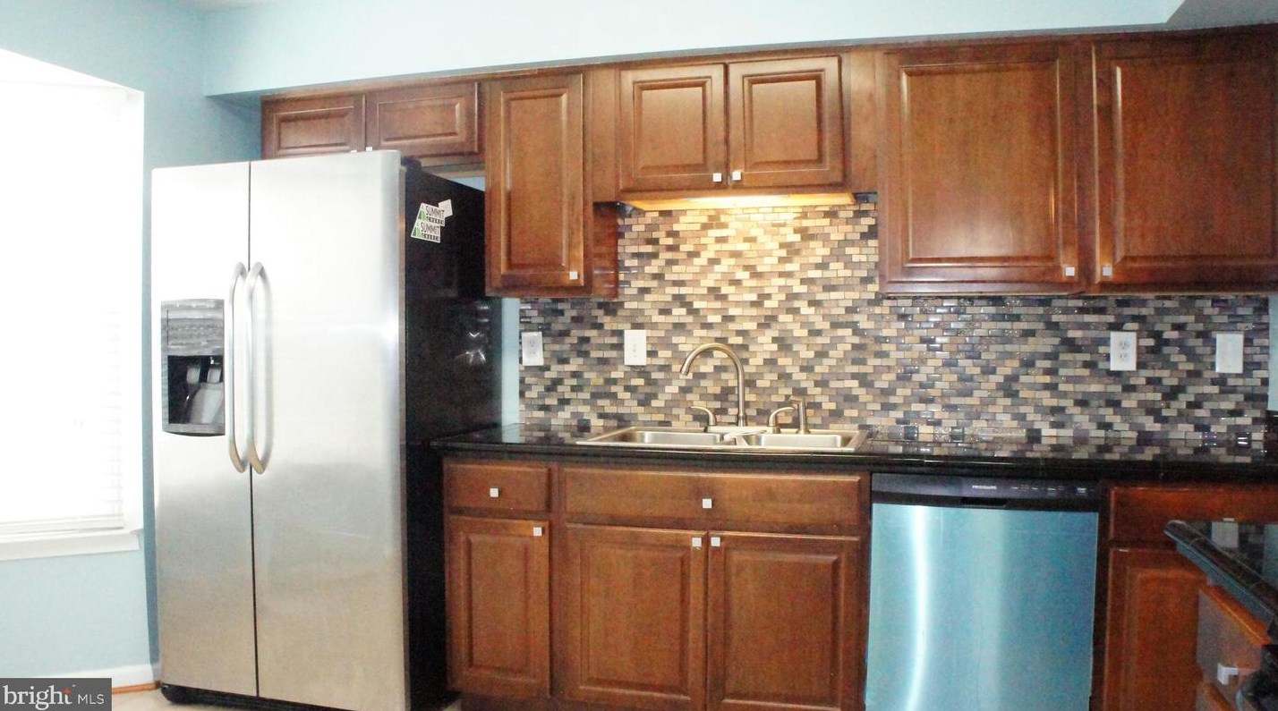 6159 Forest Creek Ln, Springfield, VA 22152