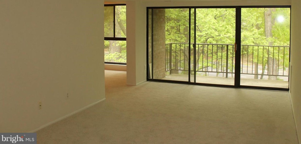 2035 Royal Fern Ct #48, Herndon, VA
