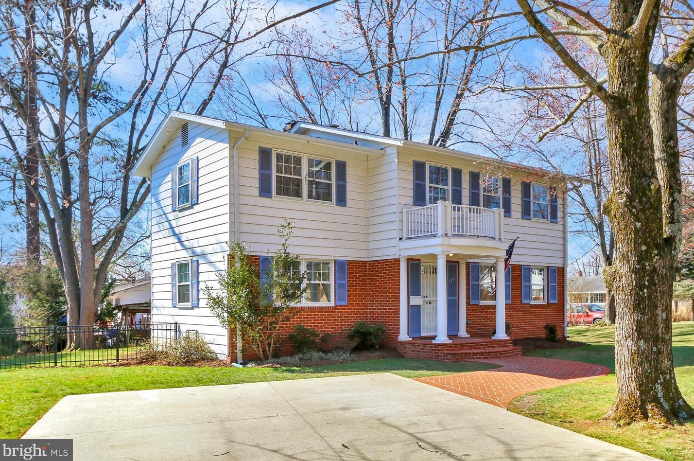 8205 Cottage St, Vienna, VA 22180-6939
