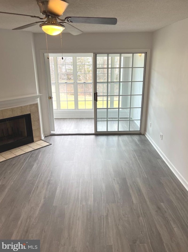 12102 Green Leaf Ct Apt 201, Fairfax, VA 22033