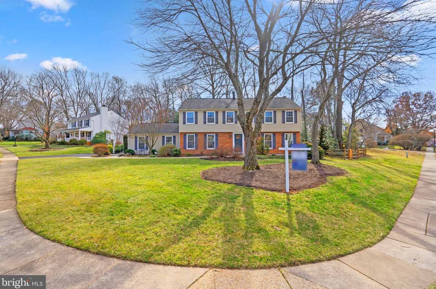 12509 Reign Ct, Herndon, VA 20171
