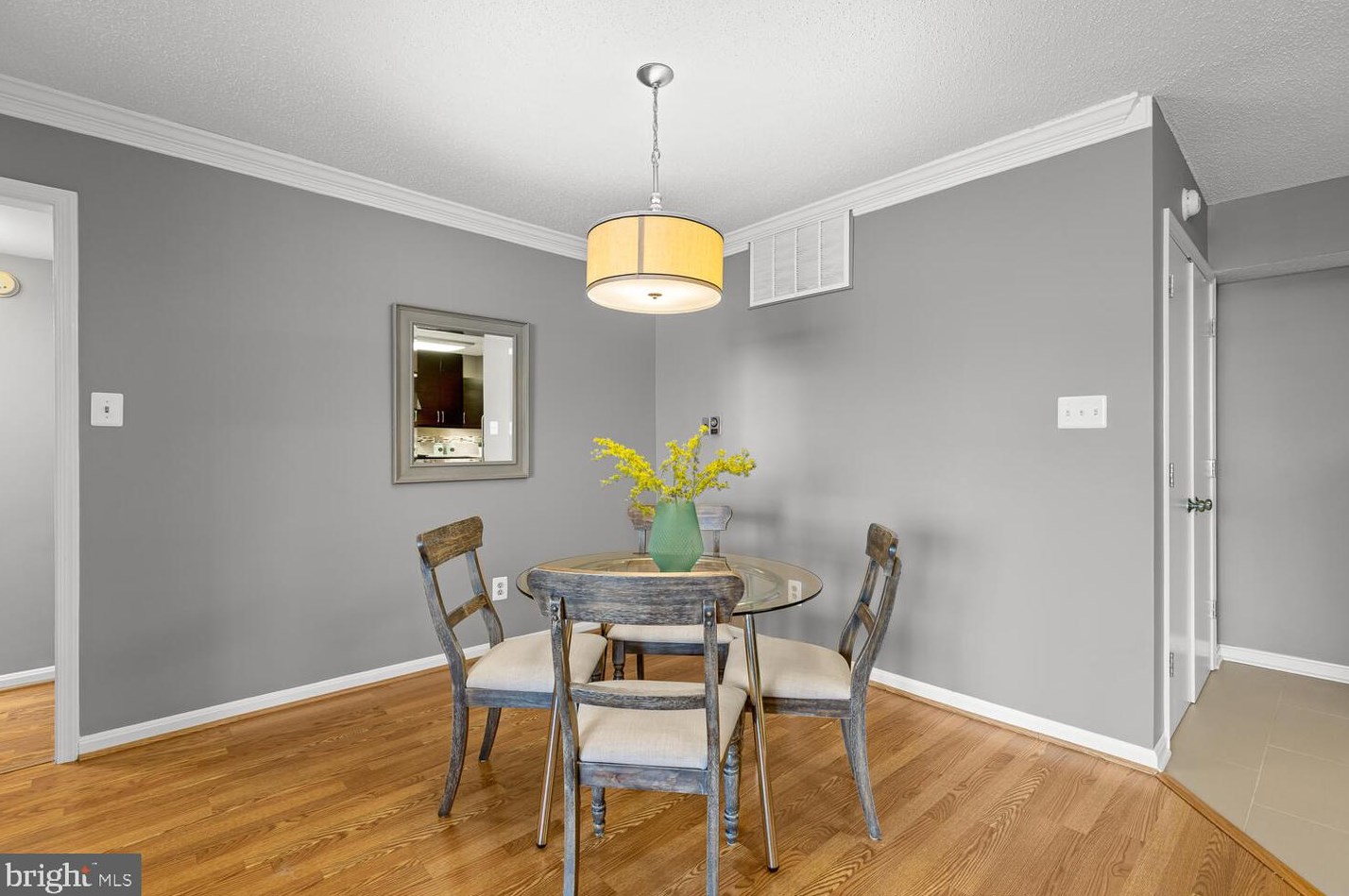 3121 Patrick Henry Dr #330, Falls Church, VA 22044