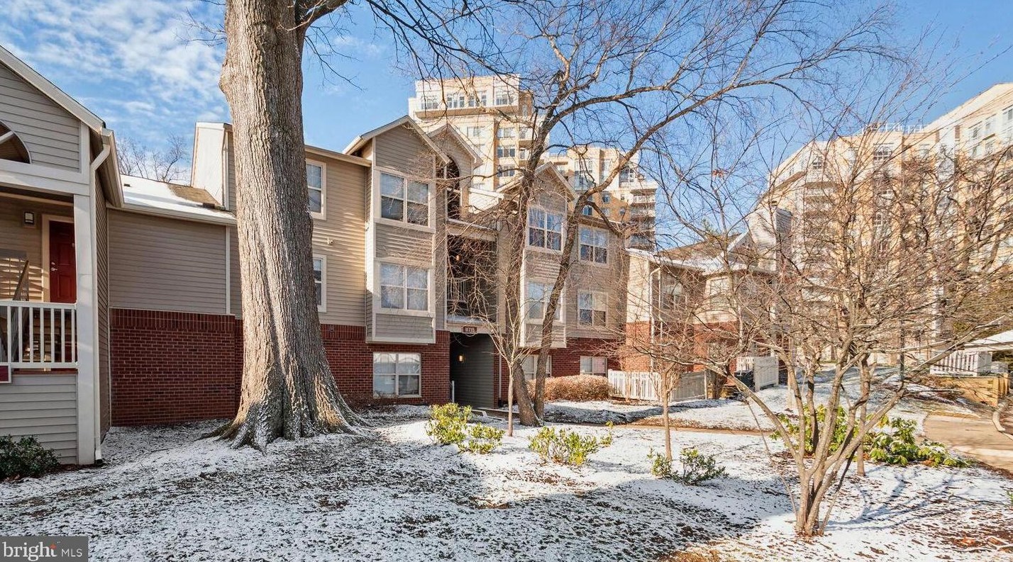 11715 Olde English Dr Apt F, Herndon, VA