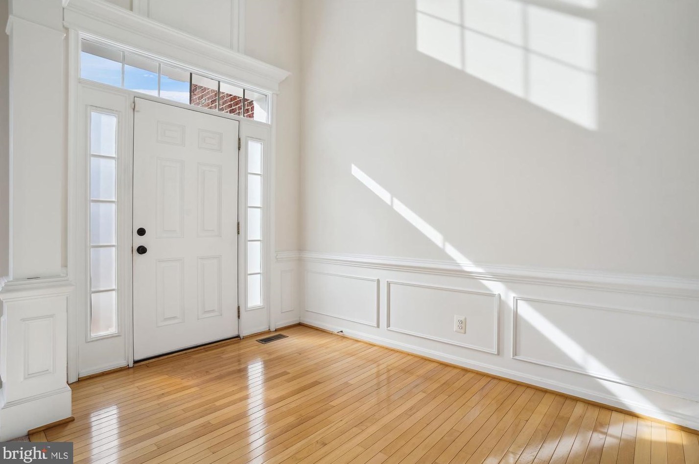 8200 Paper Birch Dr, Lorton, VA 22079