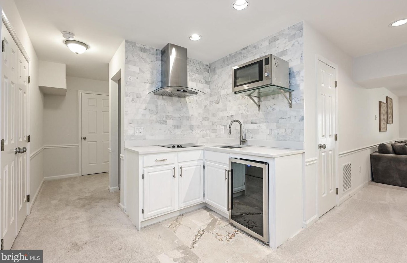 8624 Beaver Pond Ln, Fairfax VA  22039-2702 exterior