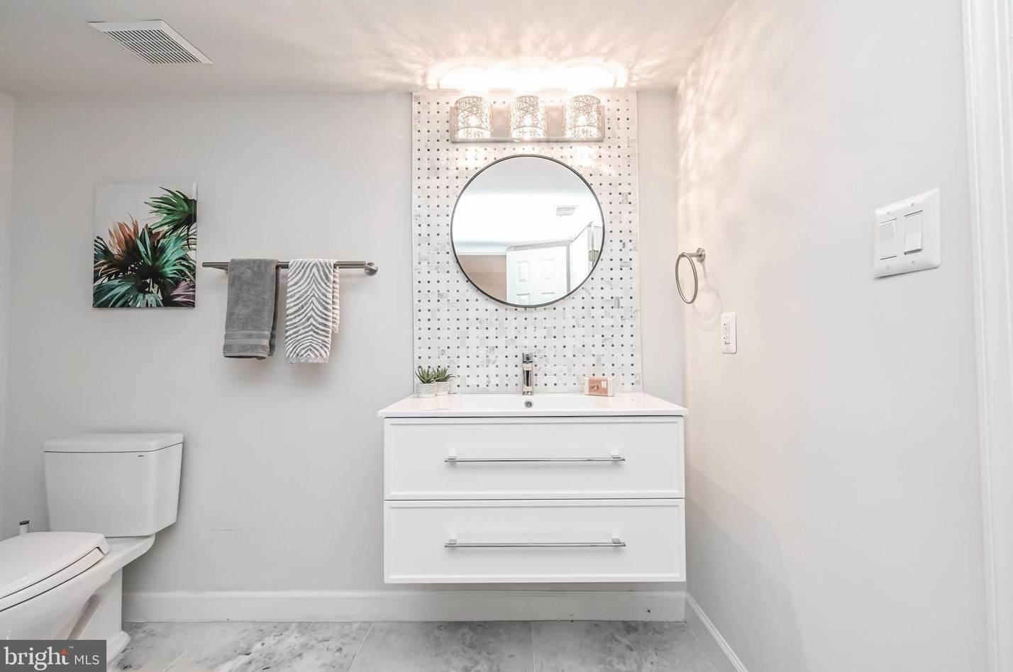 8624 Beaver Pond Ln, Fairfax VA  22039-2702 exterior