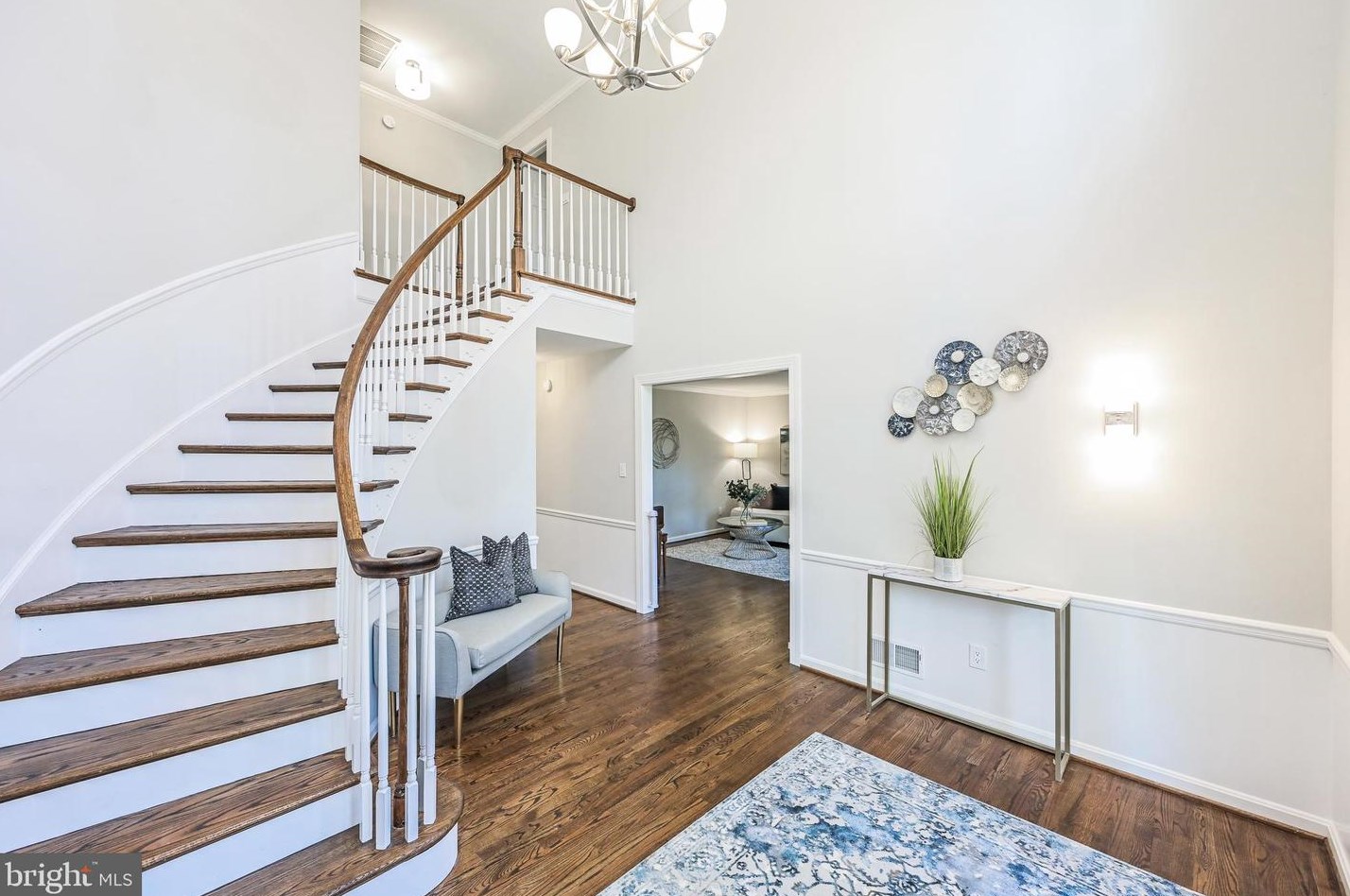 8624 Beaver Pond Ln, Fairfax VA  22039-2702 exterior